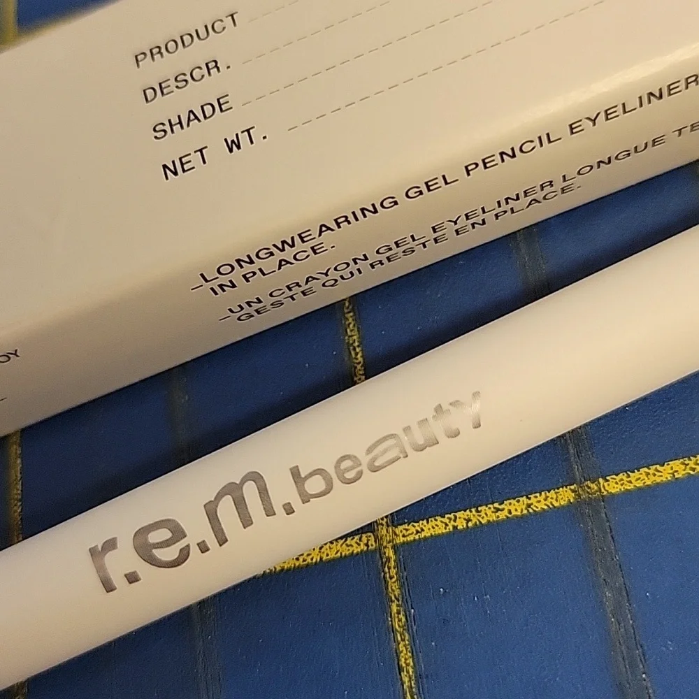 rem Beauty at The Boarderline Gel Eyeliner Pencil Bardot Black New